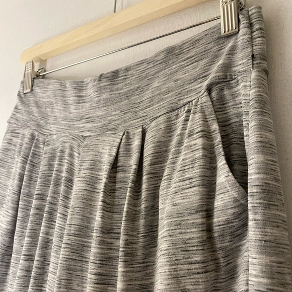 SHOSHO SOFT JOGGERS WITH POCKETS SIZE LARGE - Picture 2 of 5